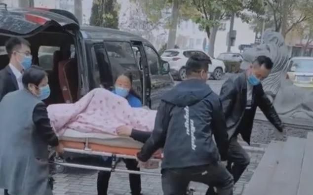 “病重老人取钱死于银行”暴露了什么