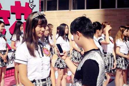 男子报团旅游遭遇女团友“诱惑”