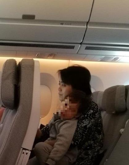 母子错过航班大闹机场称耽误考公