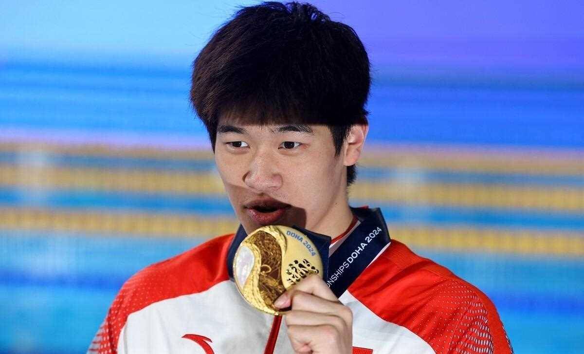潘展乐200自金牌震撼夺魁！中国游泳新星如何创造历史？