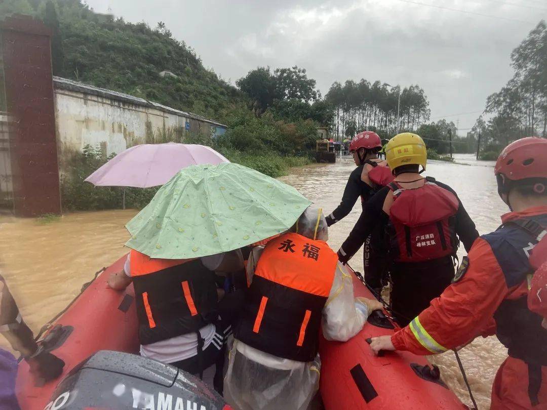 桂林暴雨致印刷厂工人被困系谣言
