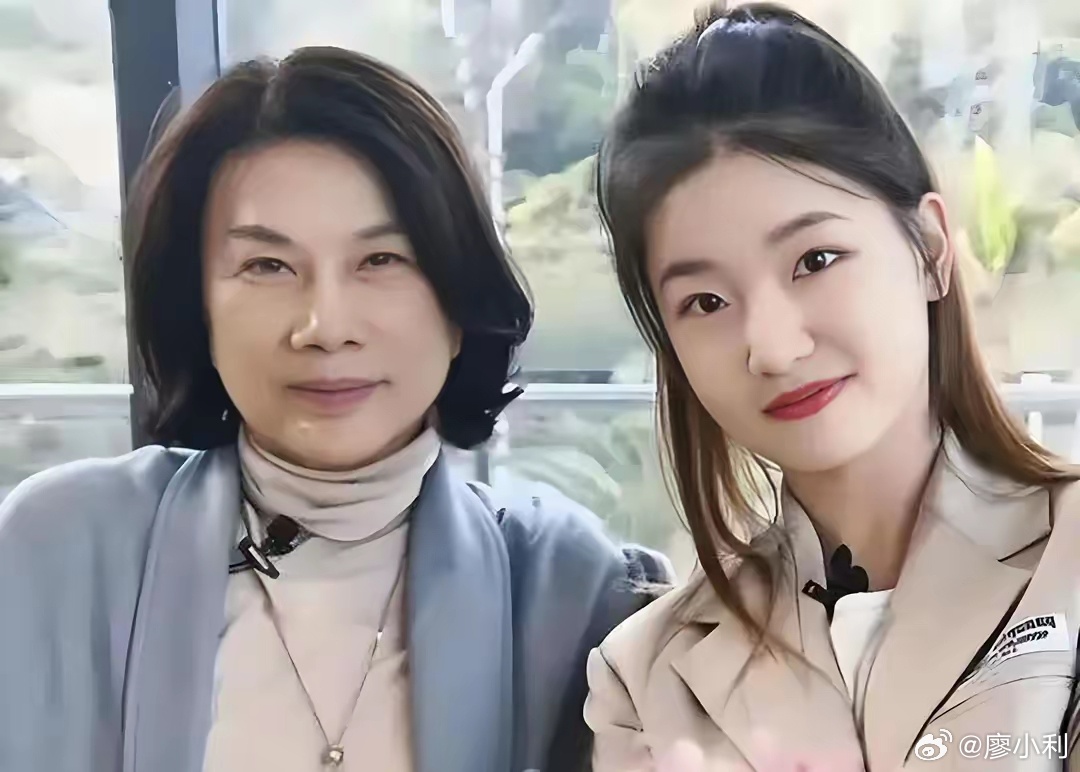 孟羽童称时隔两年收到董明珠微信