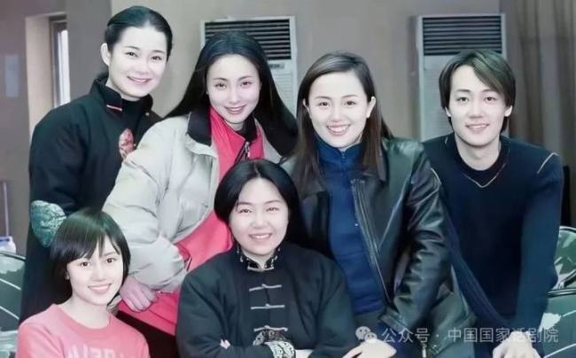 泪目！黄磊佟大为等70余人深情追忆朱媛媛，背后故事令人动容