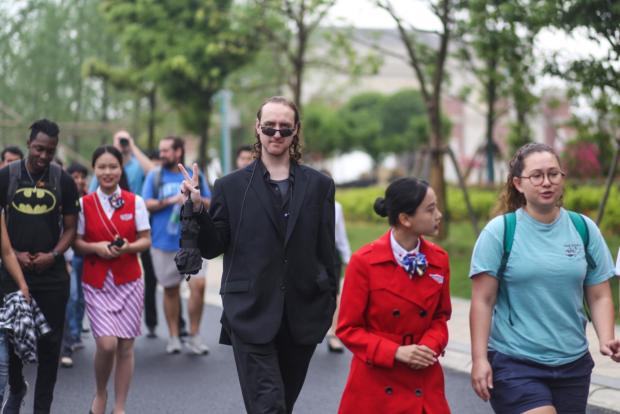 震惊！辟谣留学生强闯安检真相曝光，背后竟隐藏这些细节！