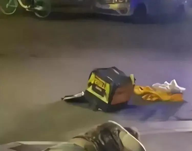 悲痛！男孩离家出走后父亲送外卖车祸去世一个家庭的破碎与警示
