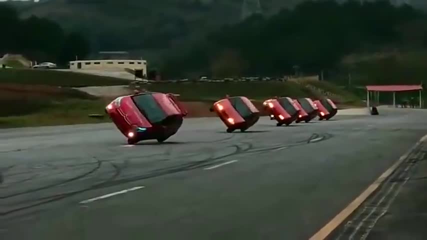 惊险！高速上演刀片超车，这些危险操作你可能还不知道！