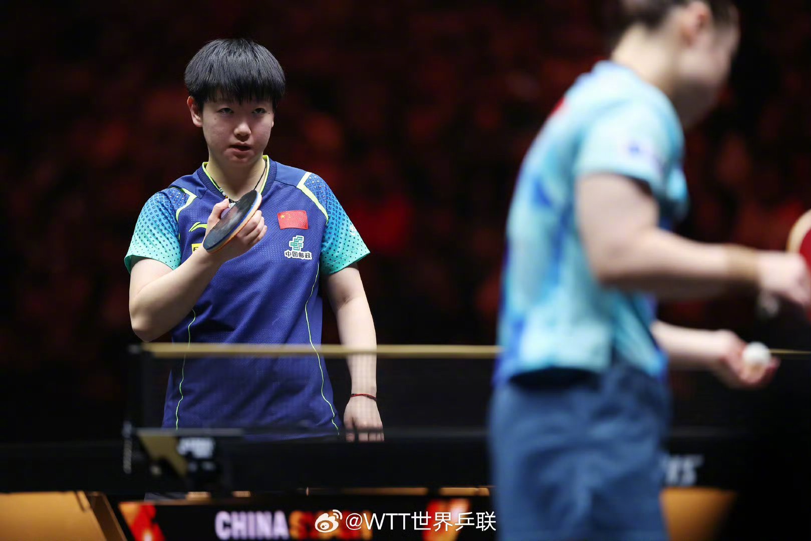 孙颖莎4-0横扫伊藤美诚！国乒小魔王霸气登顶，日本天才惨遭碾压