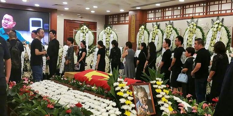 震惊！知名演员黄兆欣猝死离世，生前最后动态曝光引热议