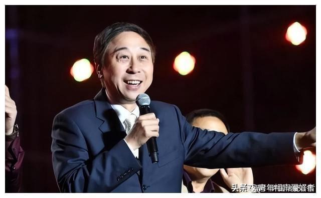 震惊！冯巩有新身份曝光，背后竟隐藏这些不为人知的秘密！